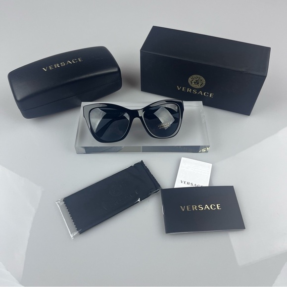 Versace Wayfarer Unisex Sunglasses with Versace Logo on Arms - Picture 7 of 7